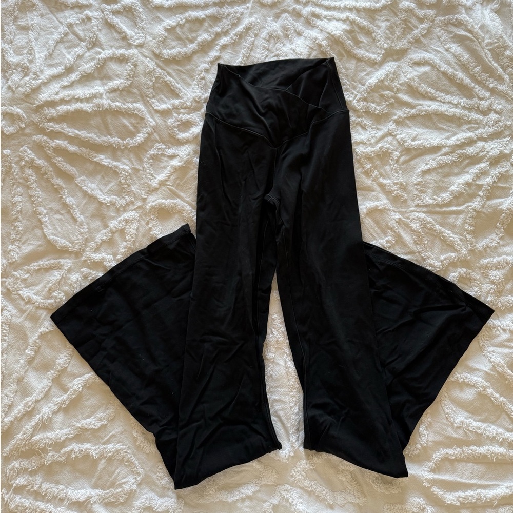 Aerie Offline Real Me High Waisted Crossover Flare Leggings